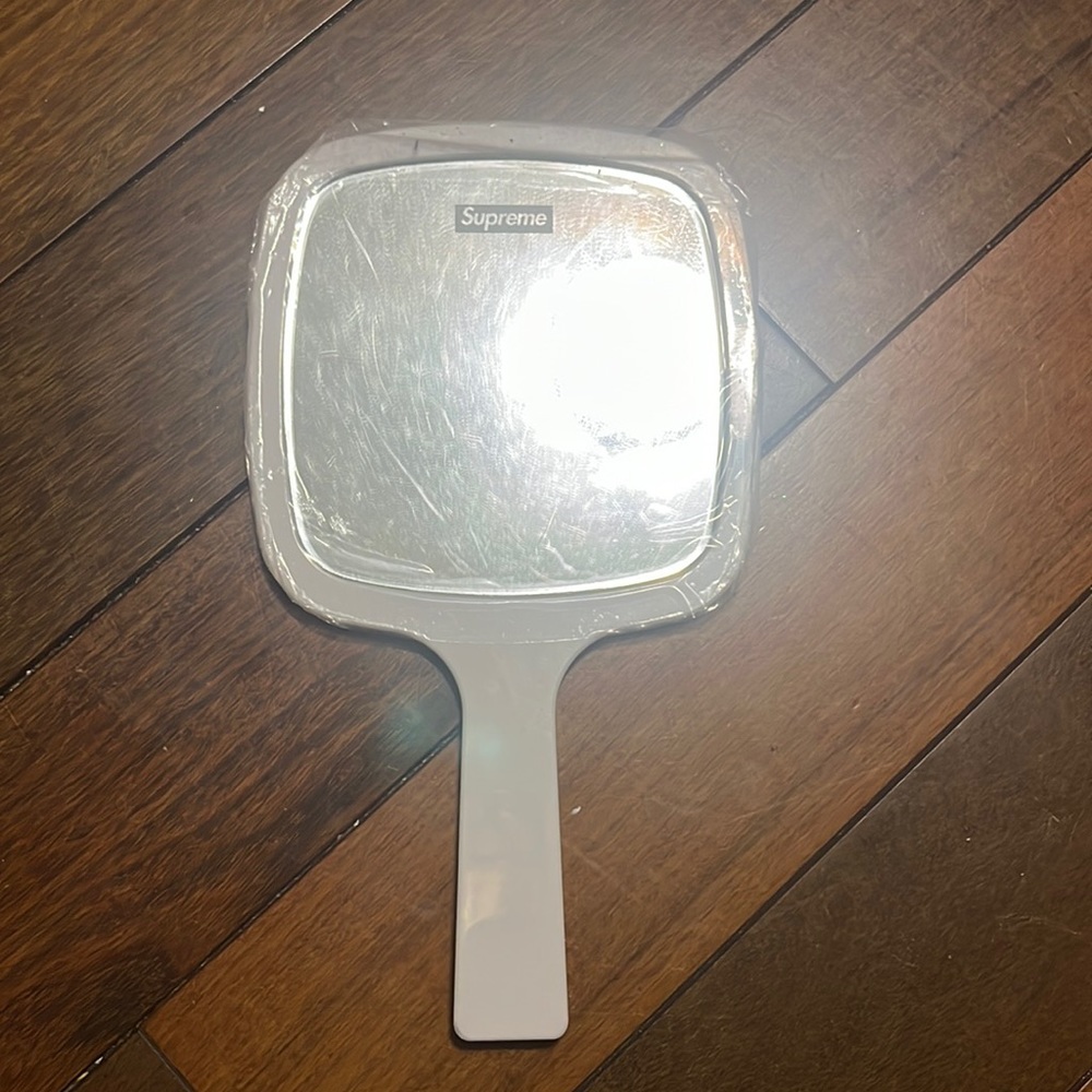 Supreme Handheld Mirror
